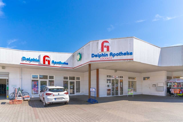 Eingangsbereich Delphin Apotheke in Löcknitz